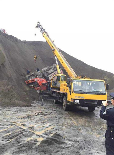 霞山区上犹道路救援